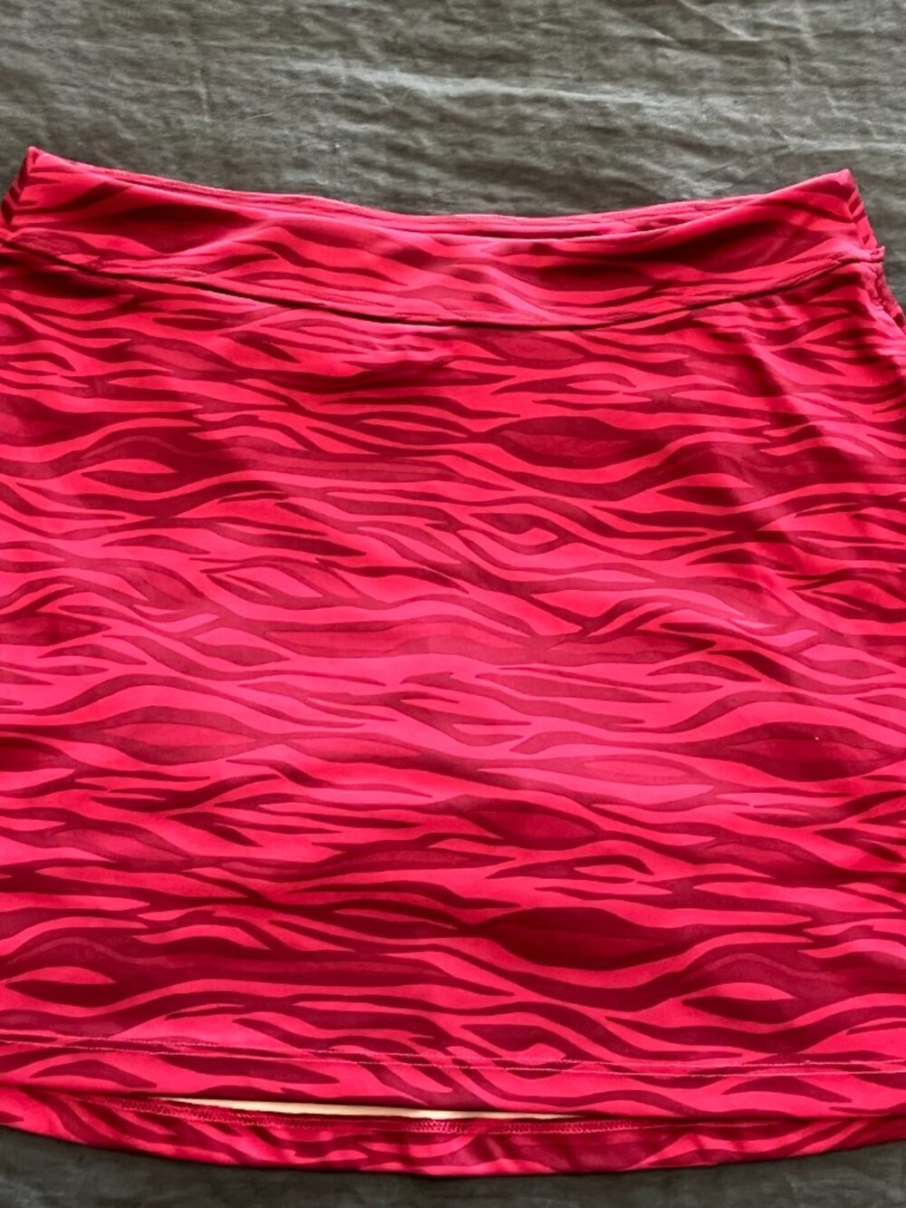 Golf or Pickle Ball Skort - Greg Norman Playdry- two tone pink zebra pattern- M